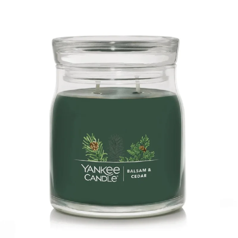 Yankee Candle : Signature Medium Jar Candle in Balsam & Cedar